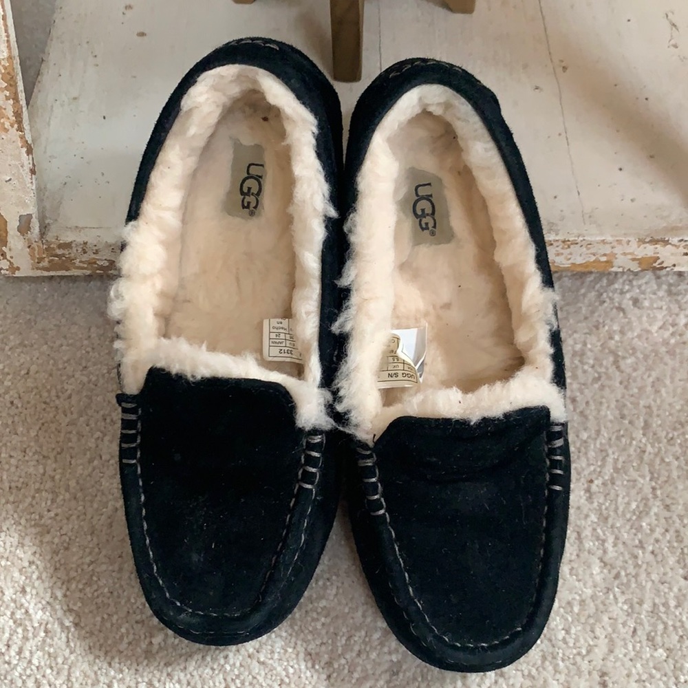 Ugg’s size 7 black